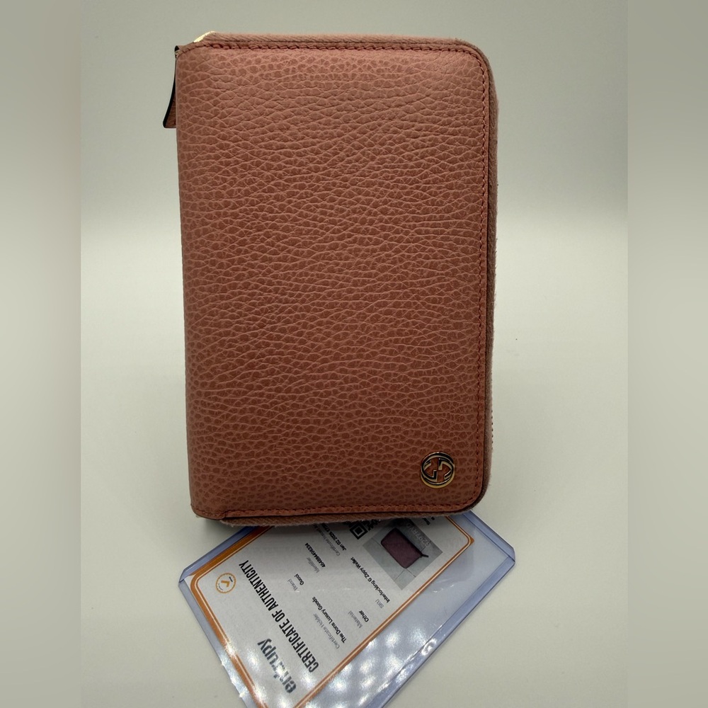 Gucci Interlocking G zip-around wallet - light pink leather + FREE COA!